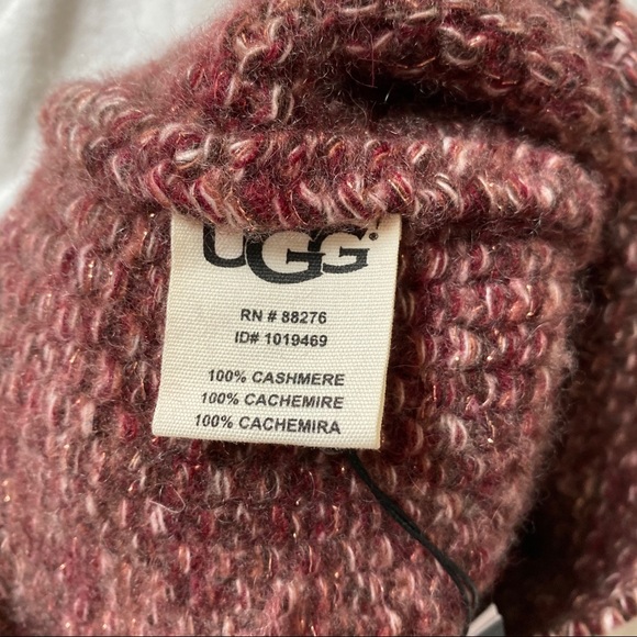 NWT UGG Tri Pom Cashmere Scarf - Picture 3 of 4